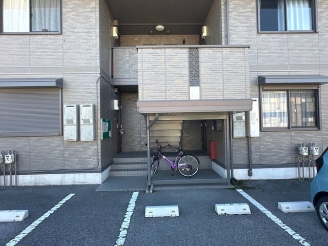 物件外観写真4　(エントランス)