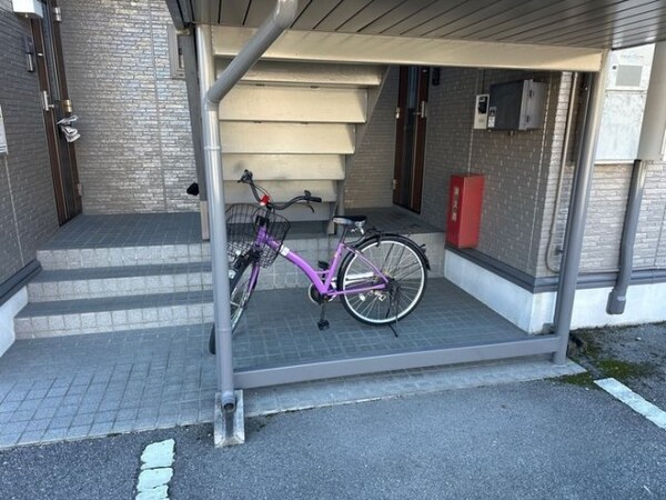 建物設備(駐輪場)