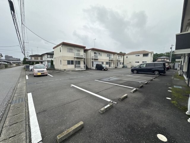 物件外観写真2　(駐車場)