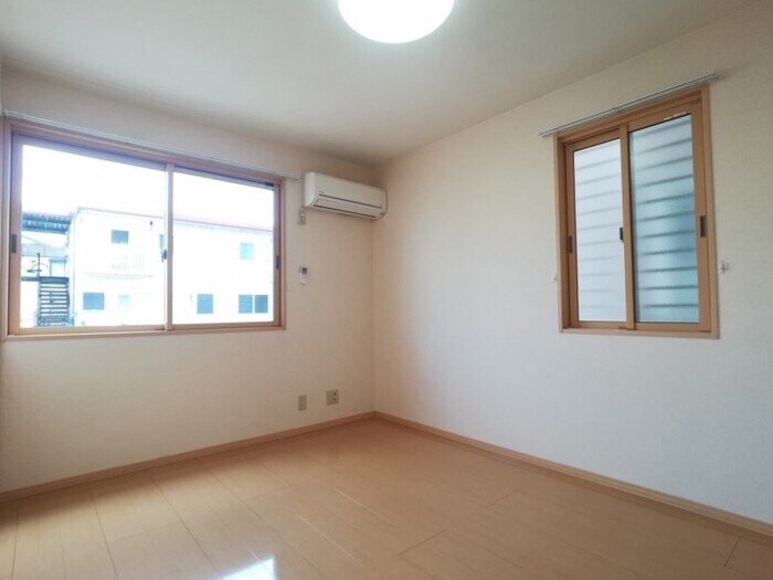 物件内観写真8　(洋室)