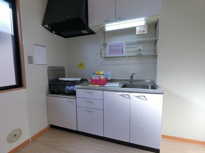 物件内観写真6　(キッチン・ガスコンロ付き)