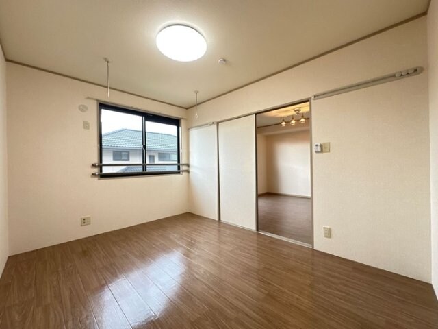 物件内観写真11　(洋室)