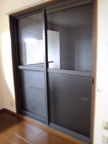 物件内観写真15　(シャッター雨戸)