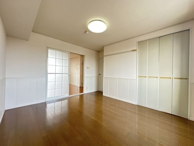 物件内観写真12　(洋室)