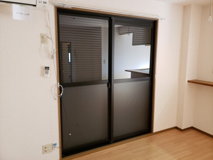 物件内観写真13　(シャッター雨戸)