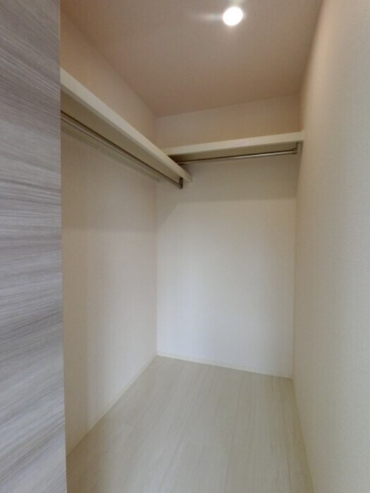 物件内観写真11　(洋室・ウォークインクローゼット)