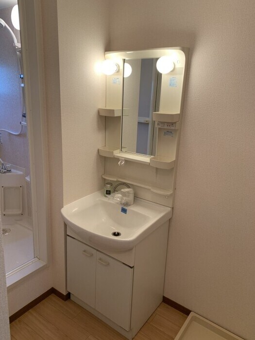 物件内観写真8　(洗髪洗面化粧台)