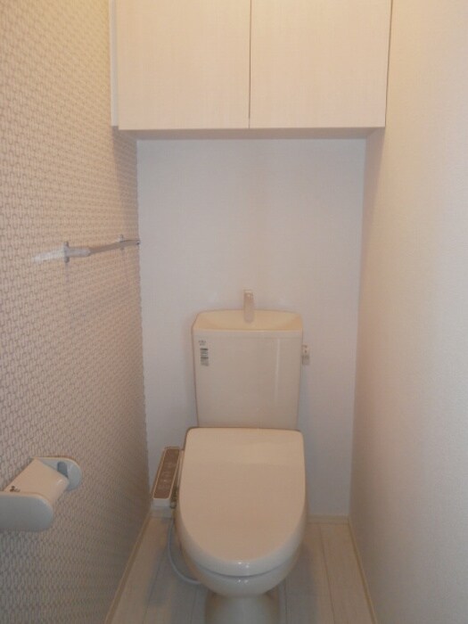 物件内観写真10　(温水洗浄暖房便座)