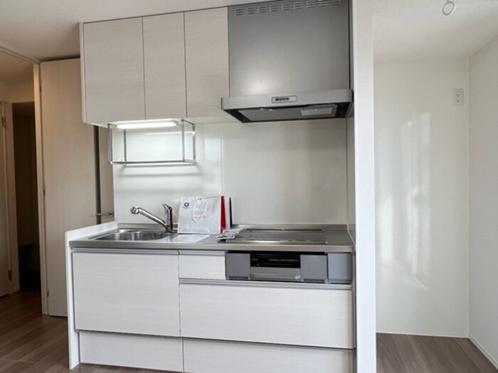 物件内観写真5　(ＩＨ・蛇口一体型浄水器付きキッチン)