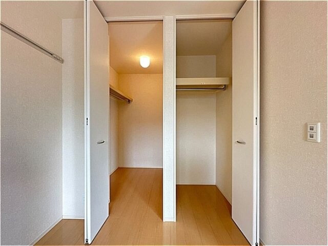 物件内観写真11　(ウォークインクローゼット)