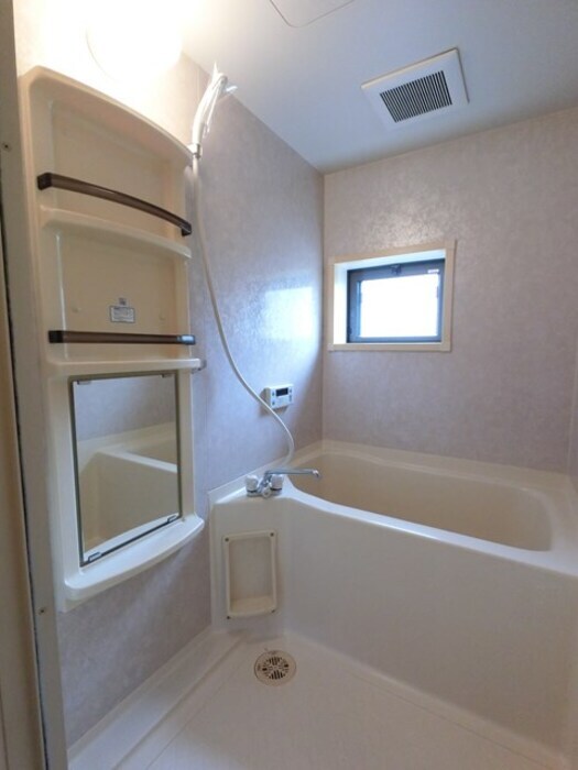 物件内観写真7　(浴室 追い炊き機能付き)