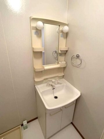 物件内観写真8　(洗髪洗面化粧台)