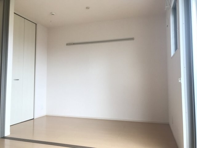 物件内観写真8　(洋室)