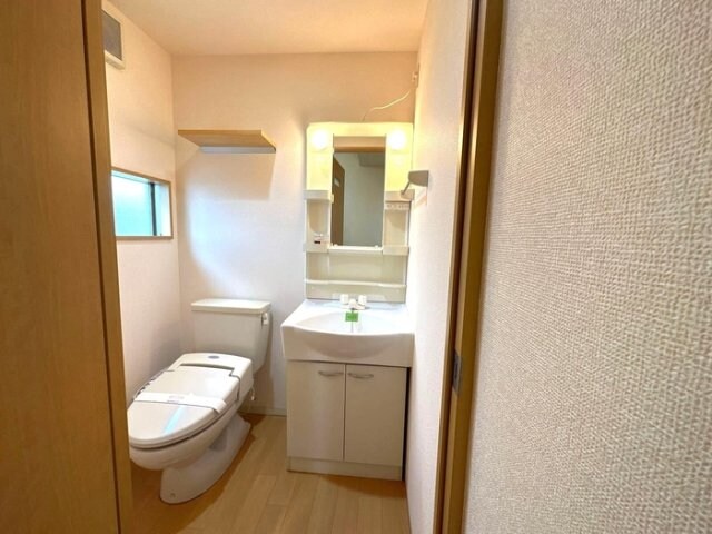 物件内観写真14　(洗面所)