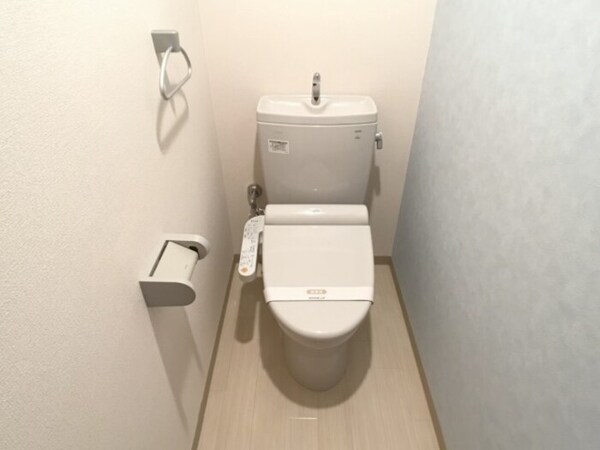 トイレ(温水洗浄暖房便座のトイレ)