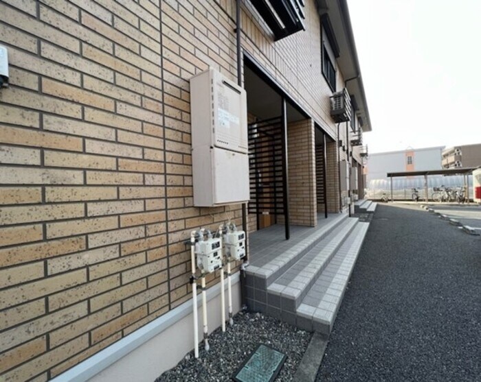 物件外観写真3　(エントランス)