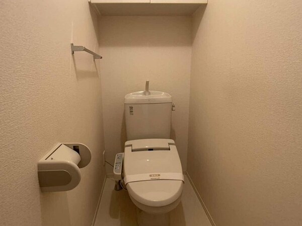 トイレ(温水洗浄暖房便座)