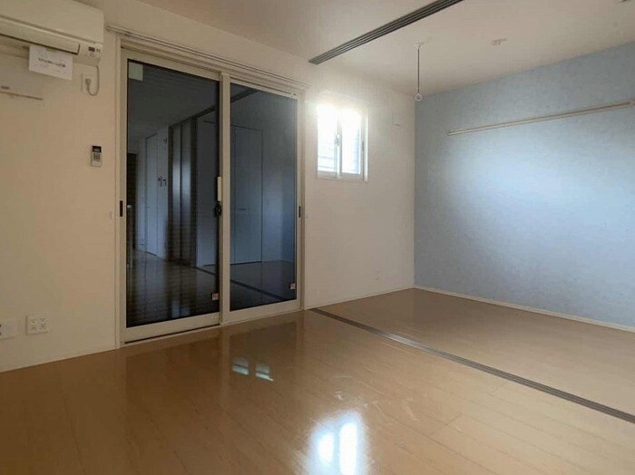 物件内観写真14　(シャッター雨戸)