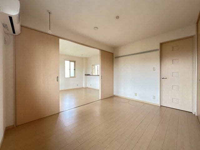 物件内観写真11　(洋室)