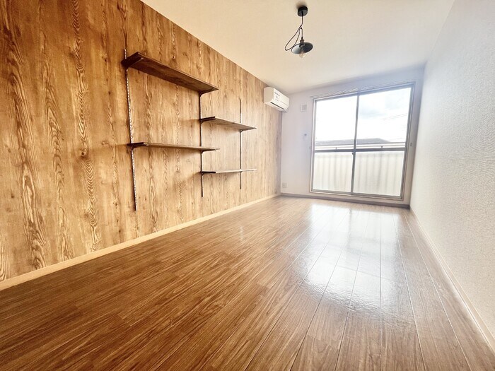 物件内観写真10　(洋室（別角度）)