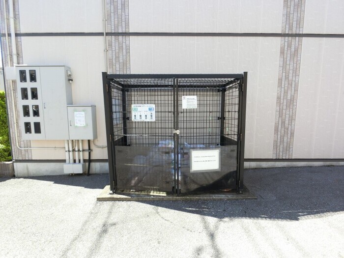 物件内観写真26　(敷地内ごみステーション)