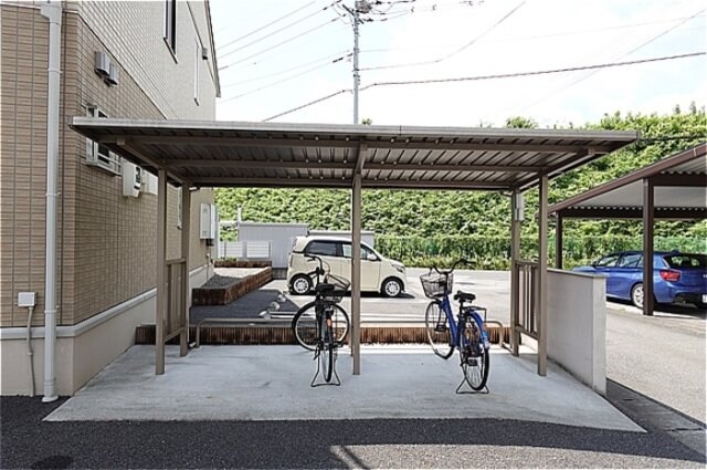 物件内観写真14　(駐輪場)