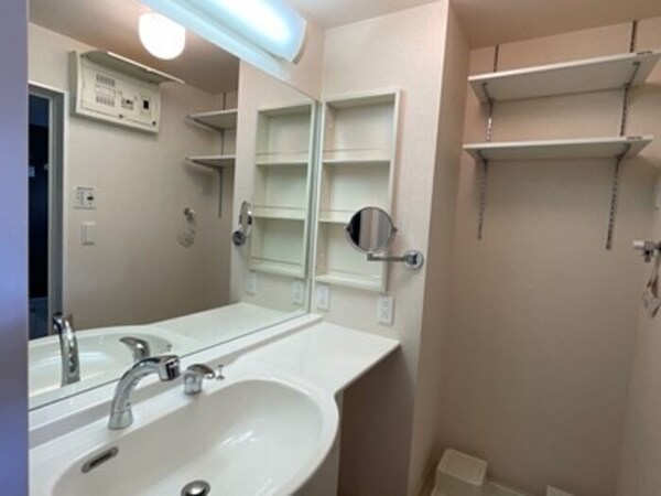 独立洗面台(カウンター洗面化粧台)