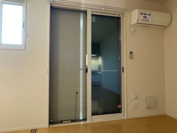物件内観写真13　(シャッター雨戸)