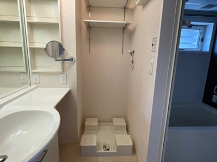 物件内観写真16　(洗濯機置き場)