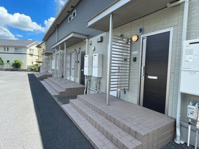 物件内観写真18　(玄関前)