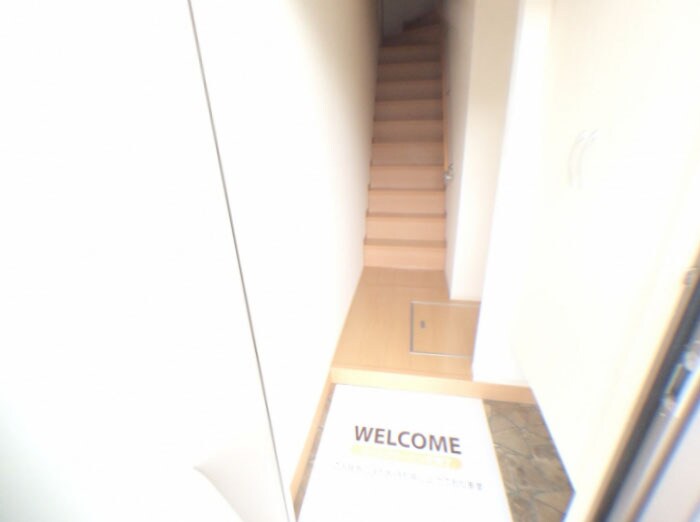 物件内観写真10　(玄関)