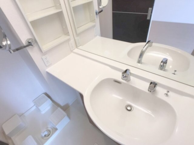 物件内観写真10　(洗面所)