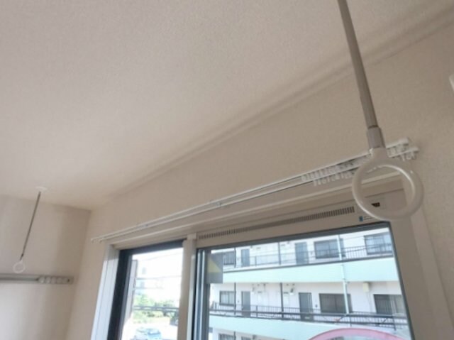 物件内観写真17　(室内物干し)