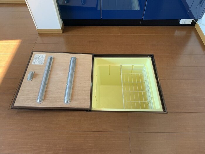 物件内観写真22　(床下収納)