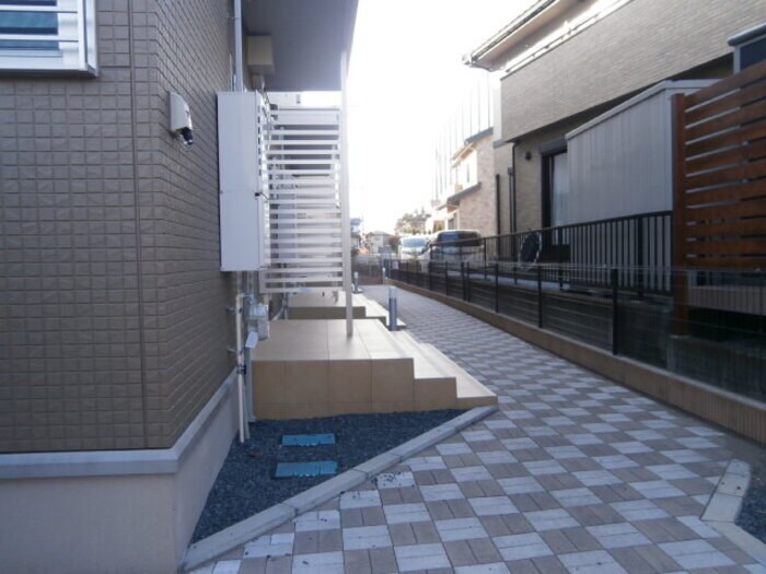 物件外観写真4　(エントランス)