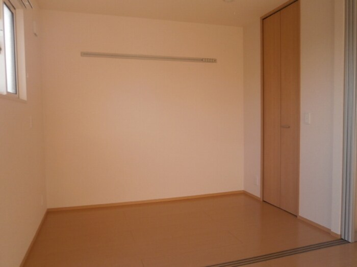 物件内観写真11　(洋室)