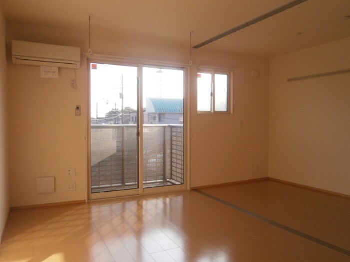 物件内観写真19　(リビング～洋室)