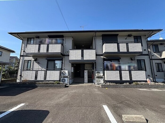 物件外観写真1　(建物外観)