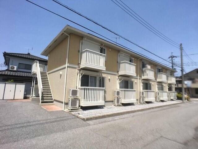 物件外観写真1　(建物外観)