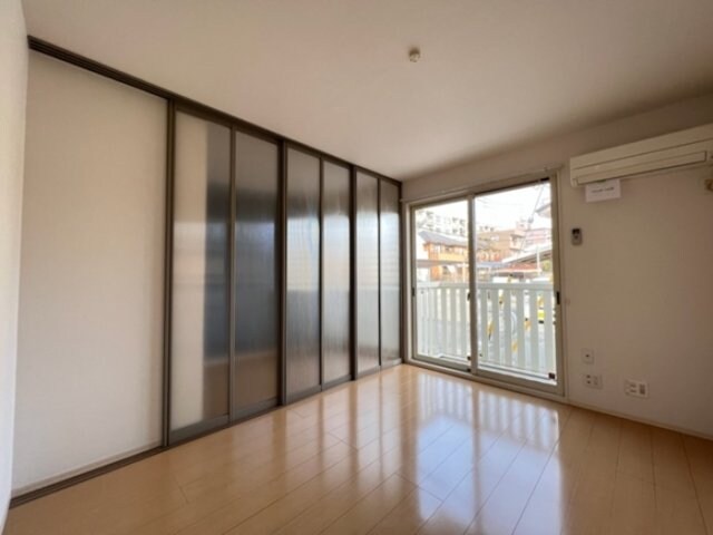 物件内観写真18　(ライトスルースクリーンを閉めた状態です)