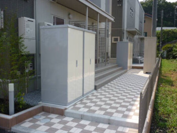 物件外観写真2　(クレストⅡ 外部物置)