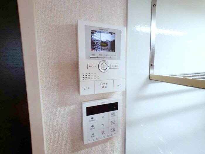 物件内観写真16　(録画機能付きカラーモニターインターホン)