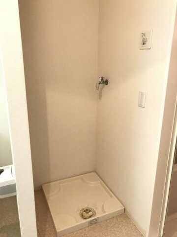 物件内観写真17　(洗濯機置き場)