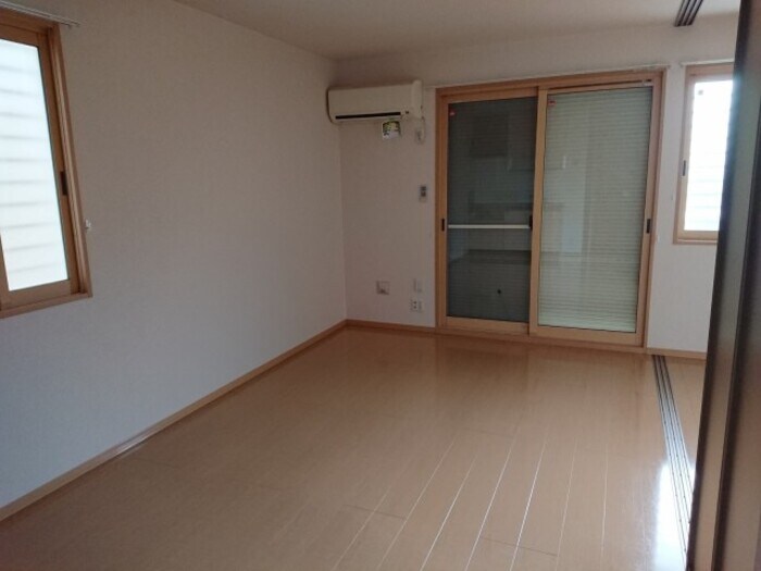 物件内観写真16　(シャッター雨戸)