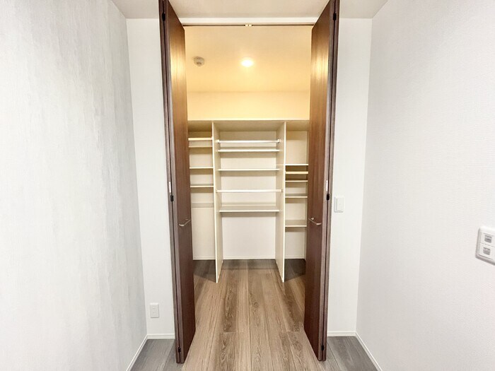 物件内観写真17　(ウォークインクローゼット)
