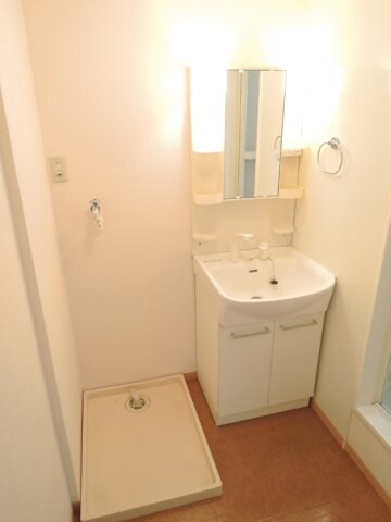 物件内観写真12　(洗面所)