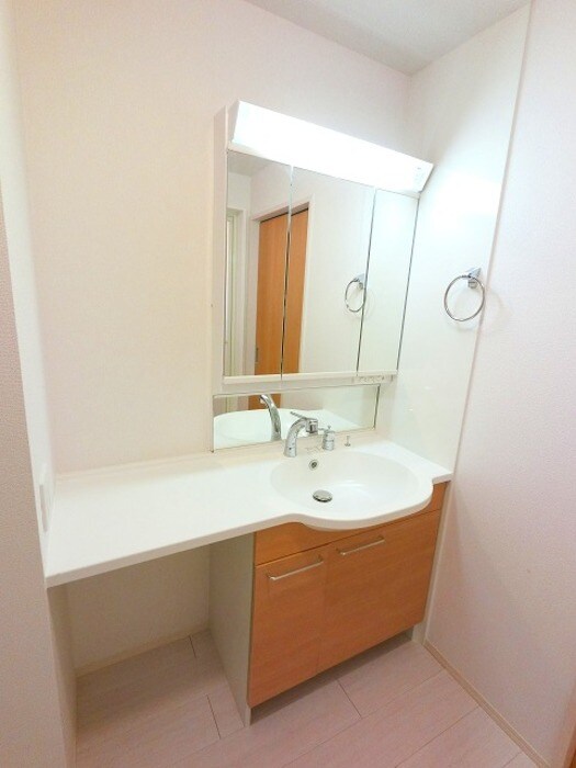 物件内観写真10　(カウンター洗面台)