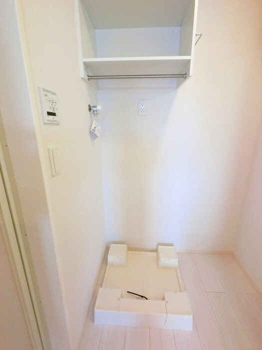 物件内観写真18　(洗濯機置き場)