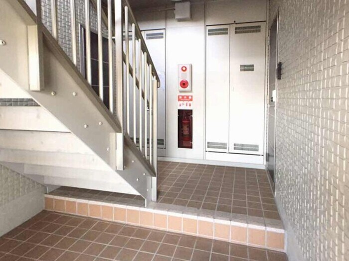 物件外観写真5　(エントランス)