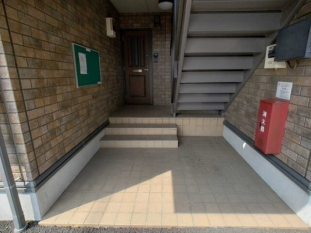 物件外観写真3　(エントランス)